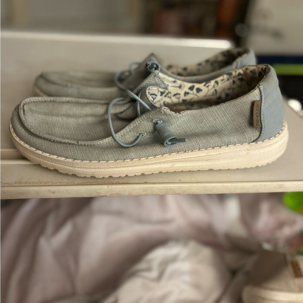 Hey dudes size 7 loafers